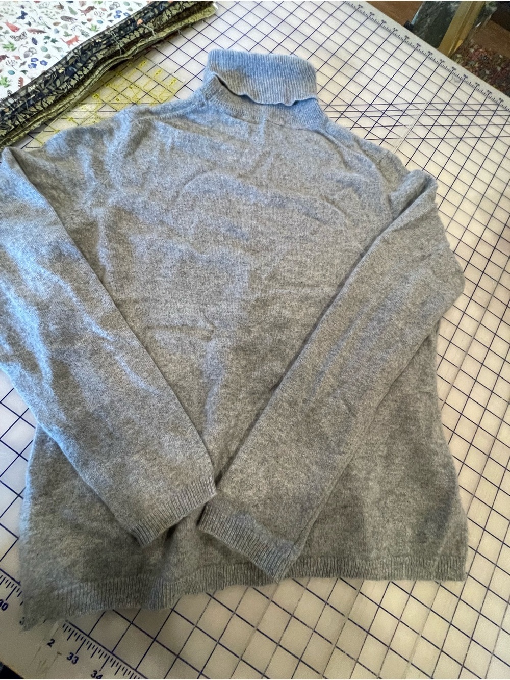 Women’s Grey cashmere Turtleneck Sweater